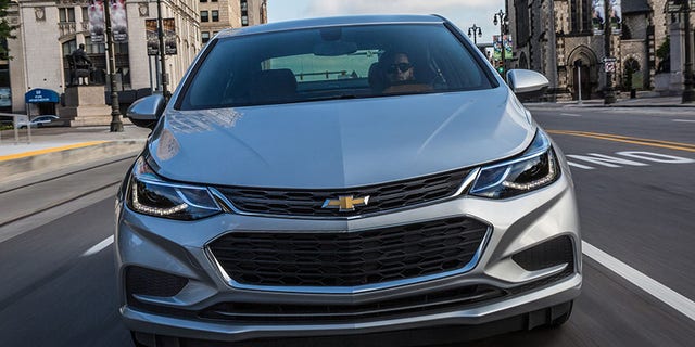 2018 Chevrolet Cruze Sedan Diesel offers up to an EPA-estimated 52 mpg highway â????  the highest highway fuel economy of any non-hybrid/non-EV in America.