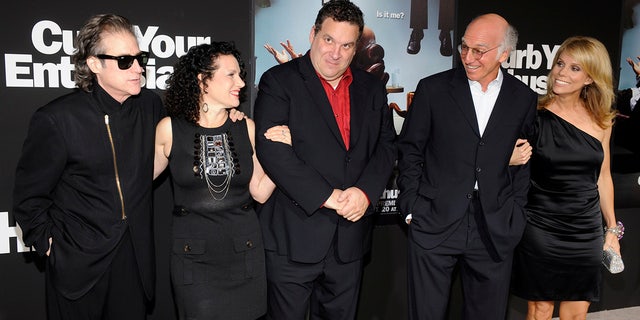 Cast members Richard Lewis, Susie Essman, Jeff Garlin, Larry David and Cheryl Hines (L-R) attend the premiere of the seventh season of the HBO series "Curb Your Enthusiasm" in Los Angeles September 15, 2009.