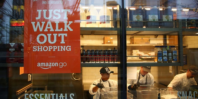 There were an estimated 3.5 million cashiers in the US in 2016.