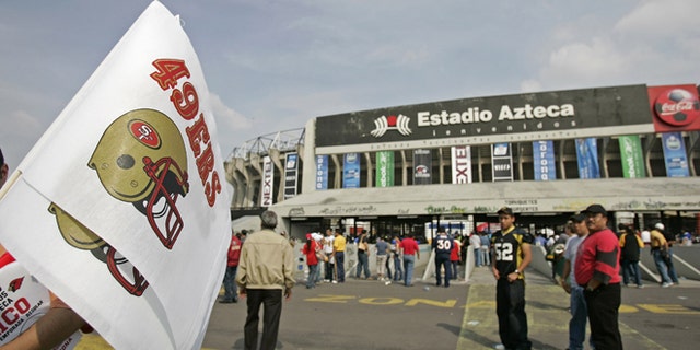 MEXICO CITY - OCTOBER 2: Estadio Azteca stadium before a regular season NFL game between the Arizona Cardinals and the San Francisco 49ers at Estadio Azteca in Mexico City, Mexico on October 2, 2005. This is the first ever regular season game being played outside the United States. (Photo by Mike Ehrmann/Getty Images) *** Local Caption ***