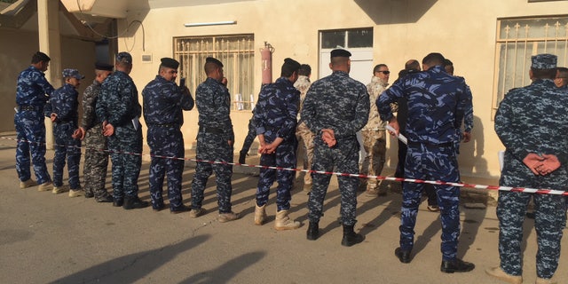 Italian army soldiers train Iraqi counterterrorism forces guarding Mosul Dam