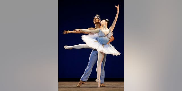Spain's Tamara Rojo and Cuba's Carlos Acosta perform on July 15, 2009, with the Royal Ballet of London.