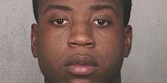 Mug shot of courthouse escapee Dayonte Resiles, 22. (Broward County Sheriff's Office)