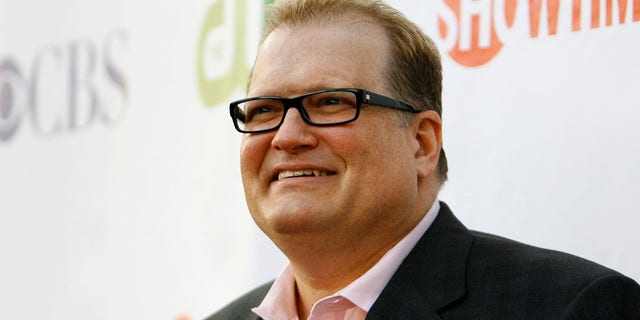 Television host Drew Carey attends the CBS, CW & SHOWTIME press tour party in Hollywood, California, July 18, 2008. REUTERS/Mario Anzuoni (UNITED STATES) - RTR20BXX