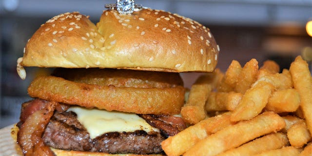 Pauli's in Boston's North End is offering a special deal for customers who want to propose over a burger.