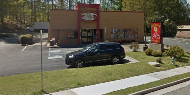 Ju’Nea Turner, a former employee at Doo’s Seafood and Deli in Snellville wants her former employer fired for pushing her.