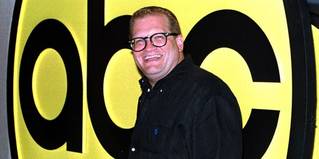 Actor Drew Carey, star of the sitcom "The Drew Carey Show," arrives at the ABC 1998 Press Tour All-Star Party in Pasadena, California July 17. The tour is a showcase for ABC's primetime lineup for the upcoming fall television season.
SWG/SV/ME - RTRFNB4
