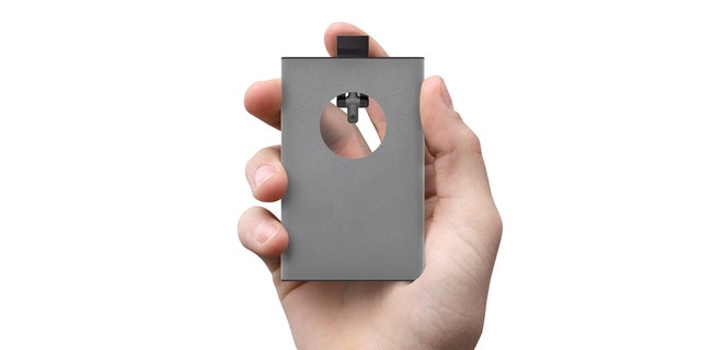 A card-size inhaler would deliver asthma medication just like its bulkier predecessors.