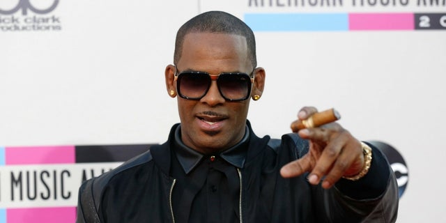 R Kelly Accused Of Sexually Abusing Minor Brainwashing Another Woman