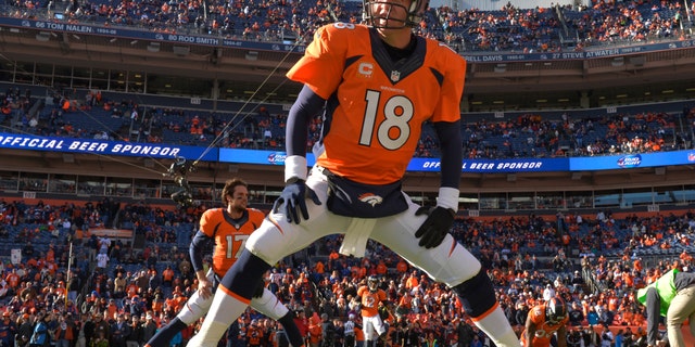 4ace1697-Chargers Broncos Football