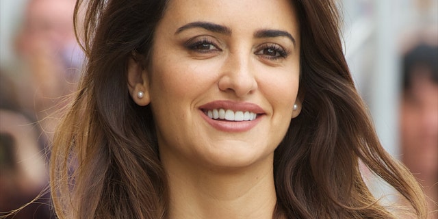 Penélope Cruz Makes Directorial Debut With Ultra Sexy Lingerie Ad Fox News