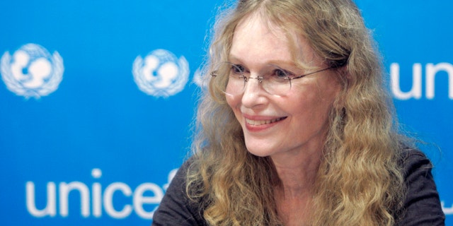 U.S. actress Mia Farrow, a UNICEF goodwill ambassador, holds a news conference in Gaza city October 15, 2009.