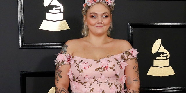 Elle King arrives at the 59th Annual Grammy Awards in Los Angeles, California, U.S. , February 12, 2017. REUTERS/Mario Anzuoni - RTSYC7S