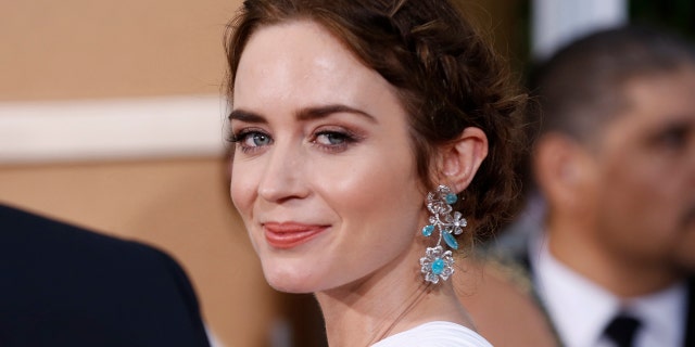 Actress Emily Blunt arrives at the 72nd Golden Globe Awards in Beverly Hills, California January 11, 2015. REUTERS/Mario Anzuoni (UNITED STATES - Tags: ENTERTAINMENT)(GOLDENGLOBES-ARRIVALS) - TB3EB1C00HJ6X