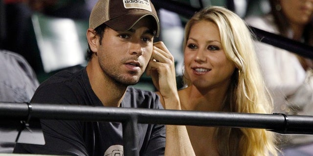 A source said Enrique Iglesias and Anna Kournikova kept their pregnancy very secret.