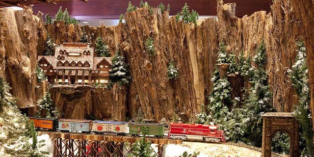 Highlights From the World's Largest Railroad Show ~  G951 Feb 2015 Details about   TRAINS 