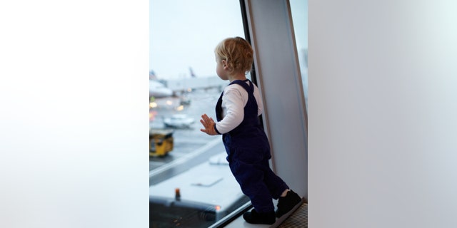 Teaching young kids about air travel could help ease toddler anxiety.