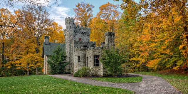 Squire's Castle was built in the 1890s by Feargus B. Squire for use as the gatekeeper's house for his future country estate, which was never built. It is now just a shell of a building owned by the Cleveland Ohio Metroparks and is open to the public.