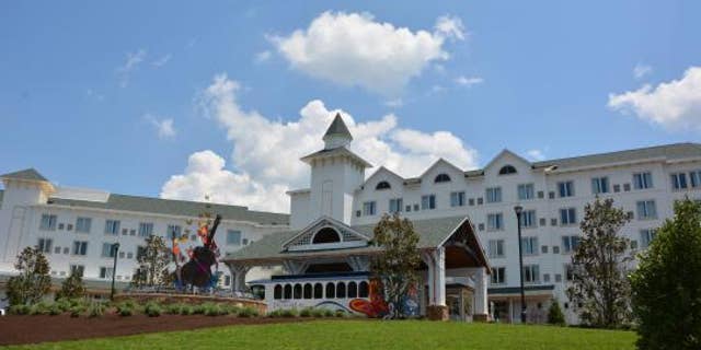 Inside Dolly Parton’s new DreamMore hotel and resort | Fox News