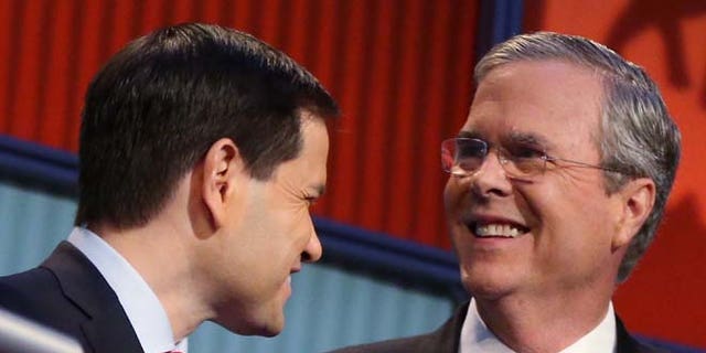 Marco Rubio et Jeb Bush lors du premier débat présidentiel républicain le 6 août 2015.