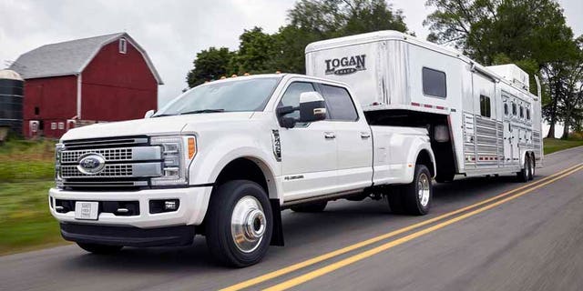 2017 Ford F-450 Super Duty Platinum Crew Cab 4x4