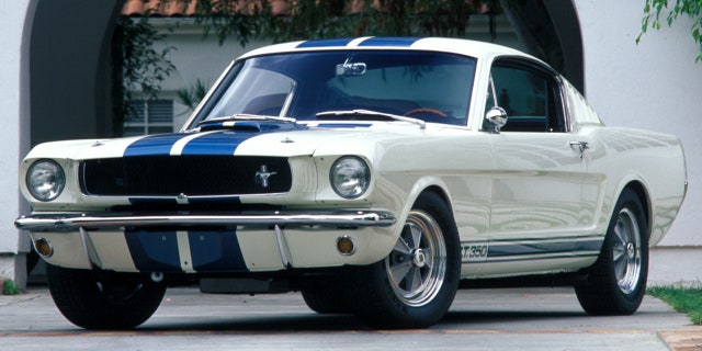 f7ae513e-mustang