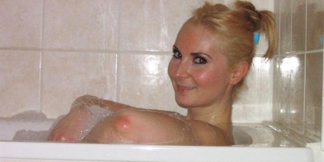 The photograph of a bathing woman that Facebook deleted.