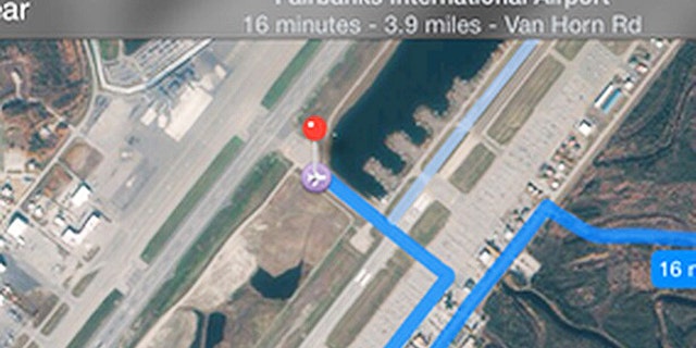 A glitch in the Apple Maps app guides people up to a runway at a major Alaska airport instead of sending them on the proper route to the terminal, an airport official said.