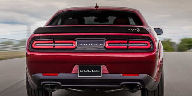 2018 Dodge Challenger SRT Hellcat Widebody ready to squeeze into ...