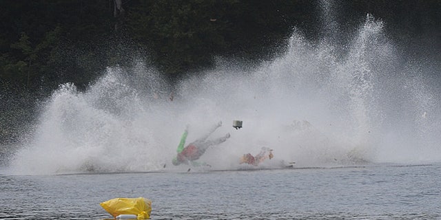 Speed boat crash in Massachusetts leaves 1 dead, 1 critical | Fox News