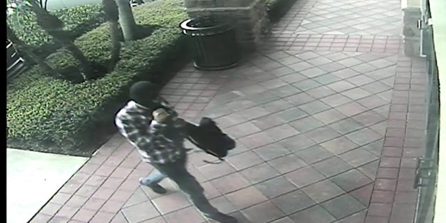 Florida man allegedly tried to rob a bank wearing a ski mask and a flannel shirt.