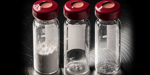 A lethal dose of Carfentanil (center) or carfentanyl, compared with lethal doses of heroin (left) and fentanyl (right).