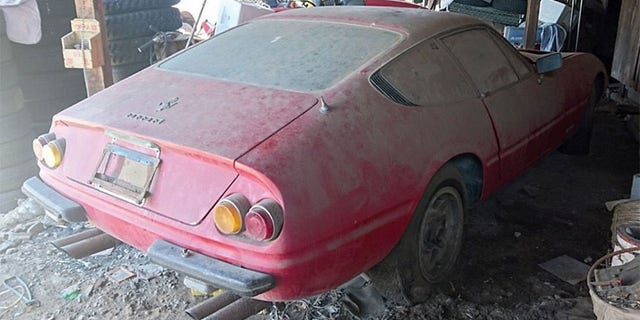 91d2aac7-ferrari barn