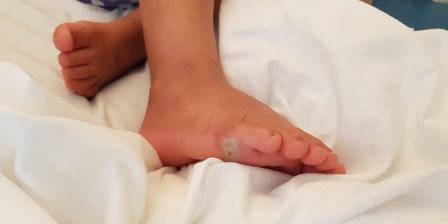 foot 3 jodie thomas