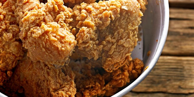 04c71bdd-fried chicken istock