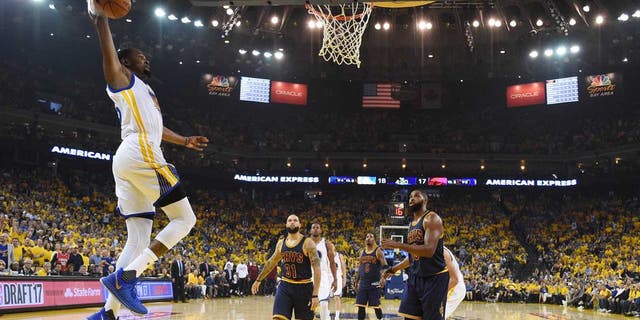 Pertahanan Cavs tidak terlihat di Game 1 vs Warriors