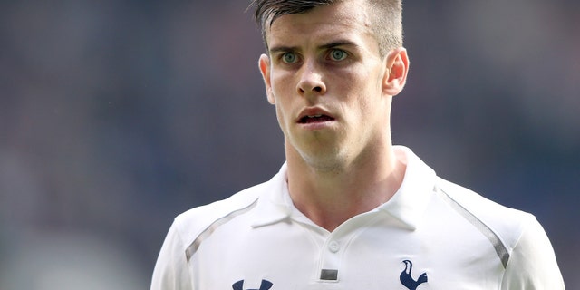 LONDON, ENGLAND - MAY 19: Gareth Bale of Tottenham Hotspur during the Barclays Premier League match between Tottenham Hotspur and Sunderland at White Hart Lane on May 19, 2013 in London, England. (Photo by Ian Walton/Getty Images)