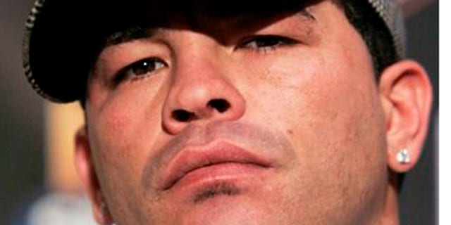 This is an April 12, 2006 file photo shows boxer Arturo Gatti, in New York. The mother of late boxing champion Arturo Gatti said Tuesday, Sept. 13, 2011, she found her future daughter-in-law's behaviour abnormal the first time they met.