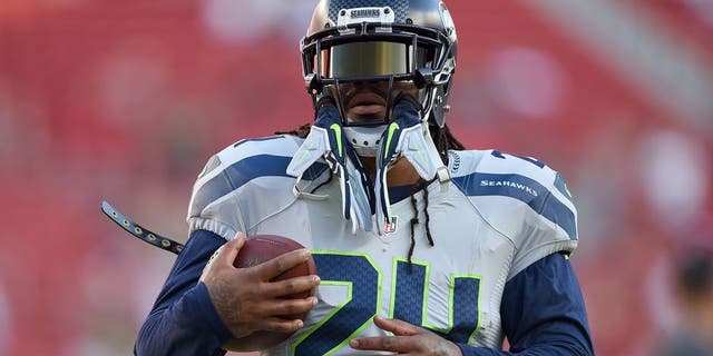 SANTA CLARA, CA - OCTOBER 22: Marshawn Lynch #24 of the Seattle Seahawks warms up during pregame warm ups prior to playing the San Francisco 49ers in an NFL football game at Levi's Stadium on October 22, 2015 in Santa Clara, California. (Photo by Thearon W. Henderson/Getty Images)