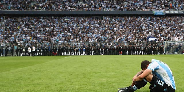 1860 Munich mengalami degradasi ganda ke liga amatir setelah pemiliknya menolak membayar biaya lisensi