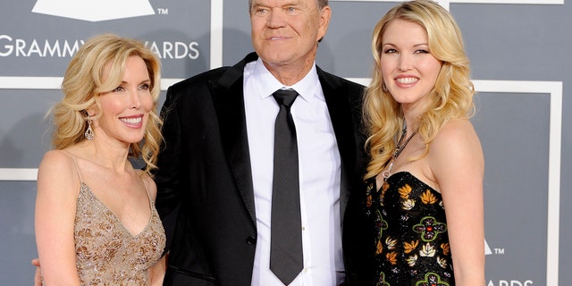 Glen Campbell S Widow Says It S Heart Wrenching To Relive Bittersweet Memories Of Late Country Star Fox News