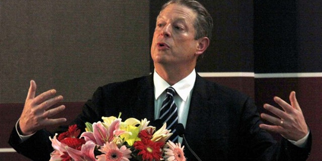 Former Vice President Al Gore speaks at the U.S.-China Strategic Forum on Clean Energy Cooperation in Beijing Oct. 21. (Reuters Photo)