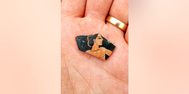 Fragment of red-figure pottery from the late 6th century BC, probably by Attic painter Paseas (SIA/EFAK/YPPOA).