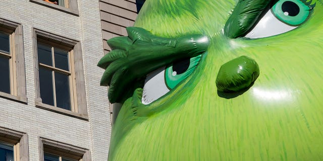 TyLon had seen a clip of "How the Grinch Stole Christmas!" on Facebook, and called 911 to tell police to "watch out."