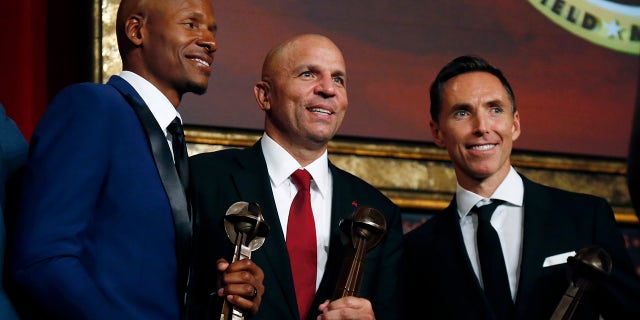 Retired NBA players Ray Allen, Jason Kidd and Steve Nash, from left, pose for a photo after induction ceremonies at the Basketball Hall of Fame, in Springfield, Mass., Sept. 7, 2018.