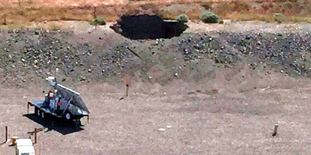 hanford-hole