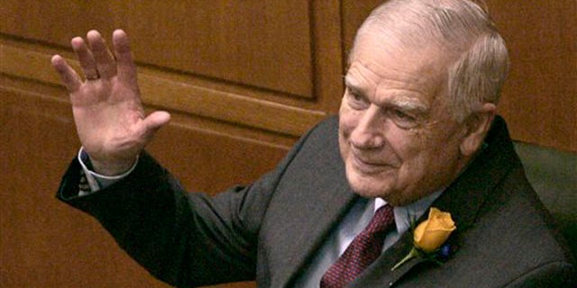 In this Jan. 8, 2007 file photo, former Oregon Sen. Mark Hatfield waves to members of the state House as the 2007 Oregon legislative session opens at the Capitol in Salem, Ore.