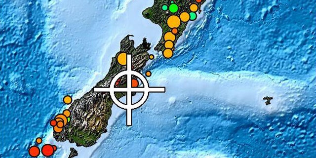 Dots indicate recent earthquakes in New Zealand, with colors and sizes showing the depth and magnitude of each.