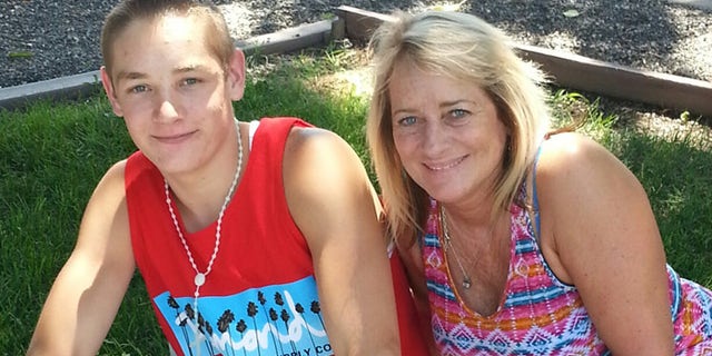 Taylor Meyer, with mom, Linda.