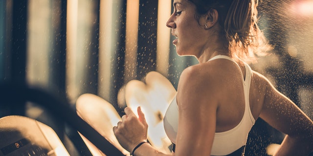 Une séance HIIT de 15 minutes peut être équivalente à un entraînement cardio régulier de 30 minutes